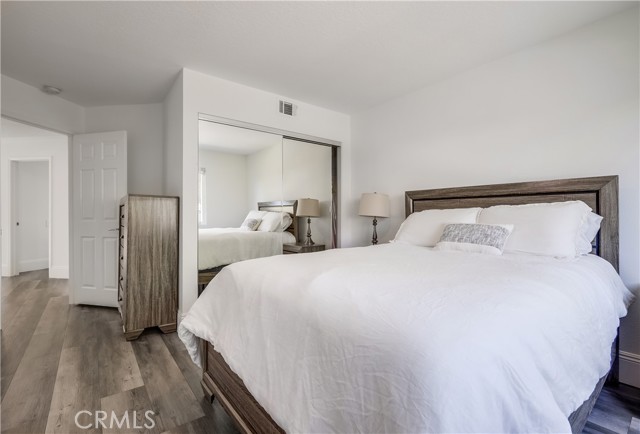 19416 Shadow Oak Drive, Lake Forest CA: https://media.crmls.org/medias/fc80f8dc-e4c8-431f-8cc1-625ea1bc773e.jpg