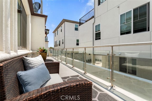 214 Lucia Avenue, Redondo Beach, California 90277, 1 Bedroom Bedrooms, ,2 BathroomsBathrooms,Residential,Sold,Lucia,SB21152089