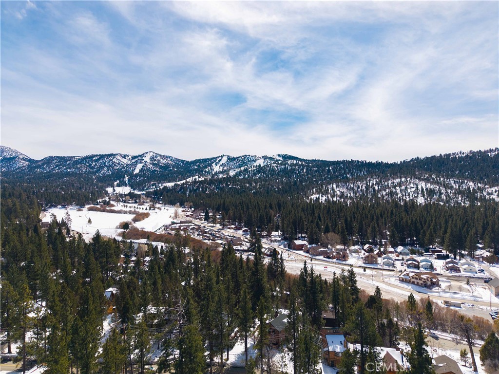 https://media.crmls.org/medias/fc81559d-f8e7-4e06-a5b8-5574974f28ee.jpg?preset=X-Large