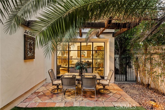 Detail Gallery Image 36 of 44 For 4909 Woodley Ave, Encino,  CA 91436 - 5 Beds | 4 Baths