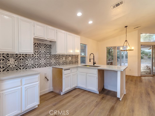 Detail Gallery Image 9 of 34 For 23103 Coffee Berry Cir, Corona,  CA 92883 - 4 Beds | 2 Baths