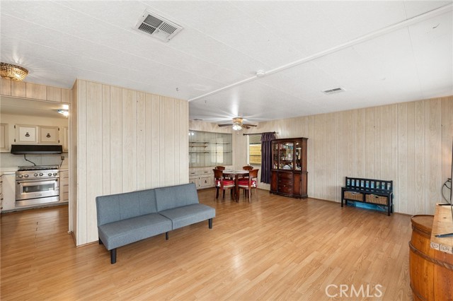 471 Santa Clara Circle, Hemet CA: https://media.crmls.org/medias/fc828443-984c-4847-bf8d-21fd328896c5.jpg