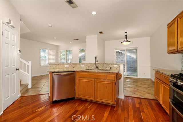 Detail Gallery Image 11 of 30 For 544 Hooper Ave, Simi Valley,  CA 93065 - 3 Beds | 2/1 Baths