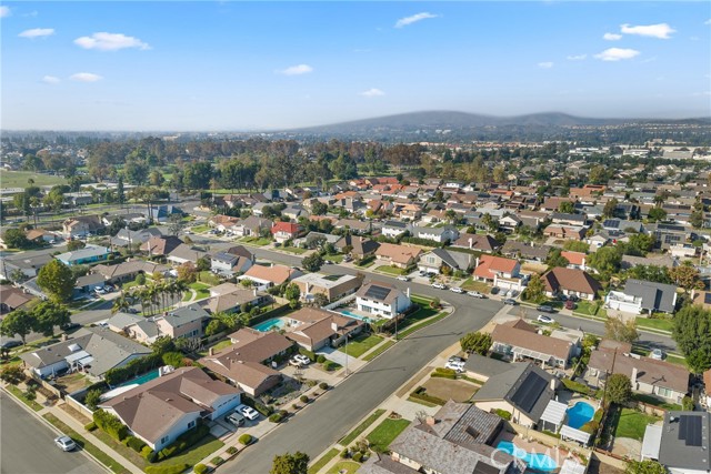 Detail Gallery Image 6 of 71 For 242 Garfield, Placentia,  CA 92870 - 4 Beds | 3 Baths