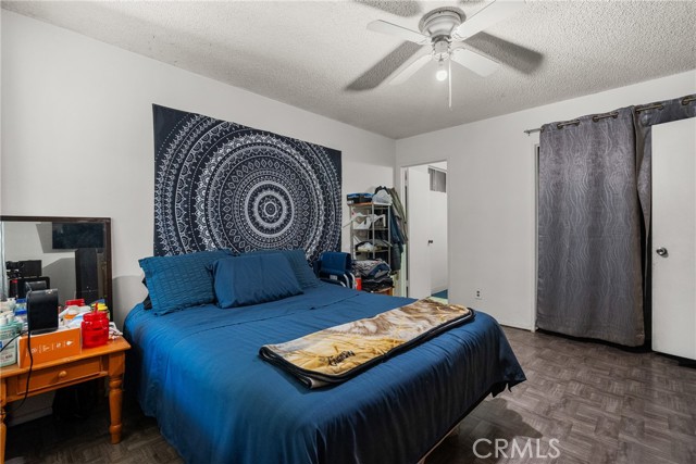 13086 Foothill Boulevard, Sylmar CA: https://media.crmls.org/medias/fc83e727-b576-441f-8b3a-4b69bc8722f6.jpg