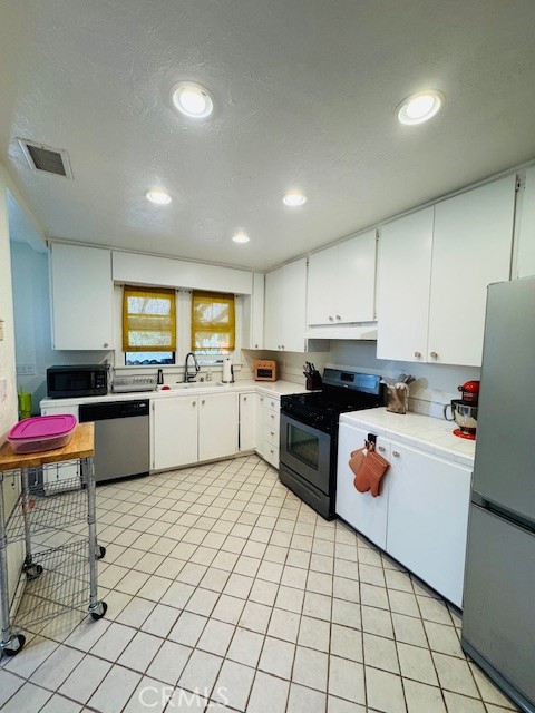 Detail Gallery Image 3 of 14 For 1312 N Baker St, Santa Ana,  CA 92706 - 2 Beds | 1 Baths