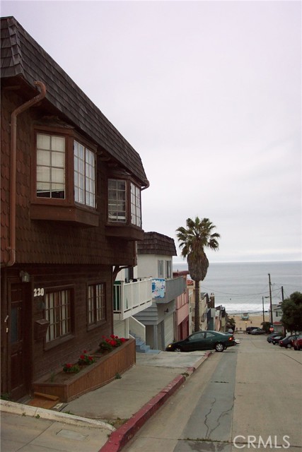 220 42nd Street, Manhattan Beach, California 90266, 3 Bedrooms Bedrooms, ,1 BathroomBathrooms,Residential,Sold,42nd,SB22084240