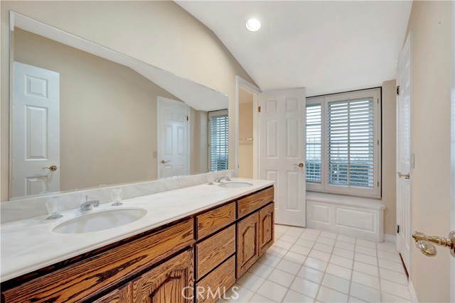 Detail Gallery Image 34 of 52 For 19371 Woodlands Dr, Huntington Beach,  CA 92648 - 3 Beds | 2/1 Baths