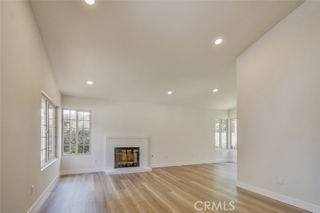 1302 Cadena, San Clemente CA: https://media.crmls.org/medias/fc8485bc-47ed-4046-b172-206bed0cc288.jpg
