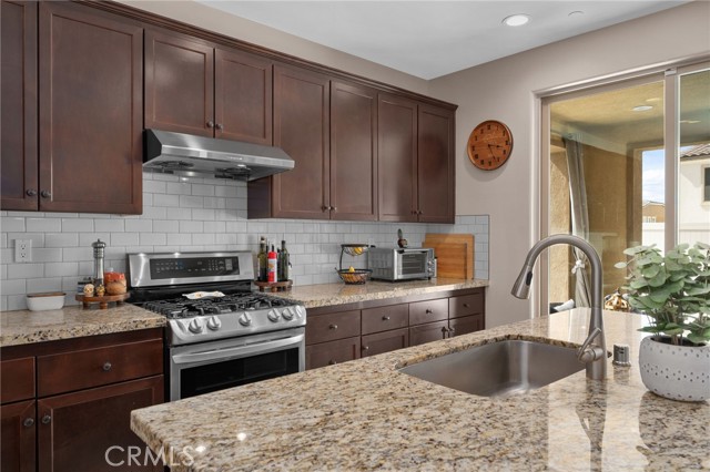 24206 Dandelion Court, Lake Elsinore CA: https://media.crmls.org/medias/fc84db92-e4e8-4b23-b405-4094bb4070fb.jpg