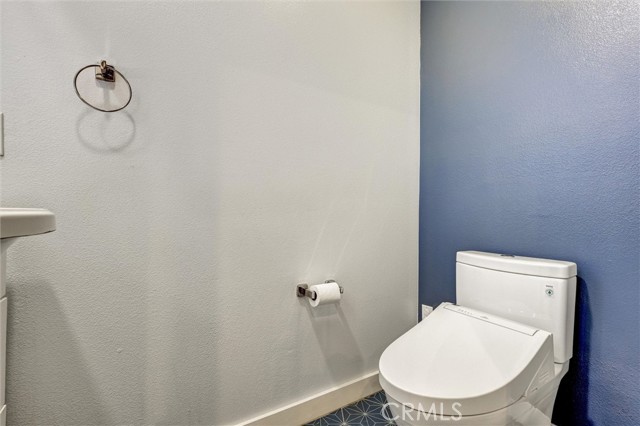 Detail Gallery Image 18 of 37 For 1568 W Artesia Square #E,  Gardena,  CA 90248 - 2 Beds | 2/1 Baths