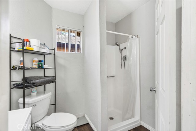 518 Lincoln Avenue, Bakersfield CA: https://media.crmls.org/medias/fc862209-9d0d-4a73-94d4-3b1d27a30b8a.jpg