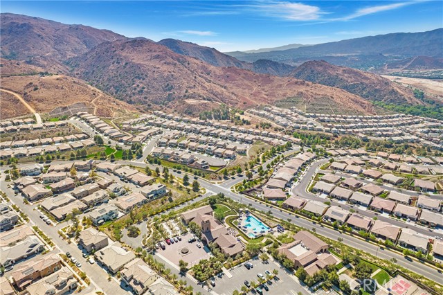 11085 Canyon Circle, Corona CA: https://media.crmls.org/medias/fc8700fb-ad09-464a-af4a-42b4f42b281b.jpg