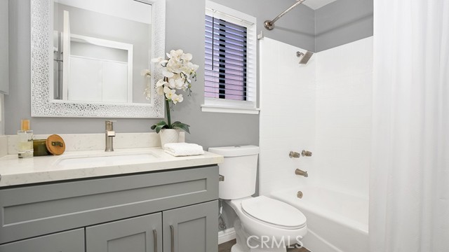 25191 Oak Canyon Lane, Lake Forest CA: https://media.crmls.org/medias/fc87bd92-cfd3-48c2-b783-9725a044e4e0.jpg