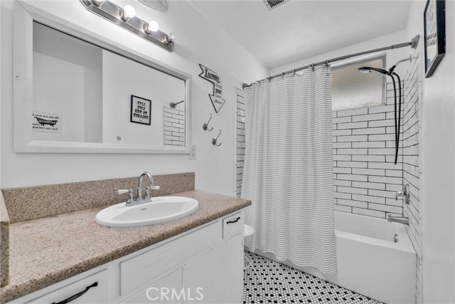 Detail Gallery Image 17 of 34 For 350 E Hacienda, Corona,  CA 92879 - 3 Beds | 2/1 Baths