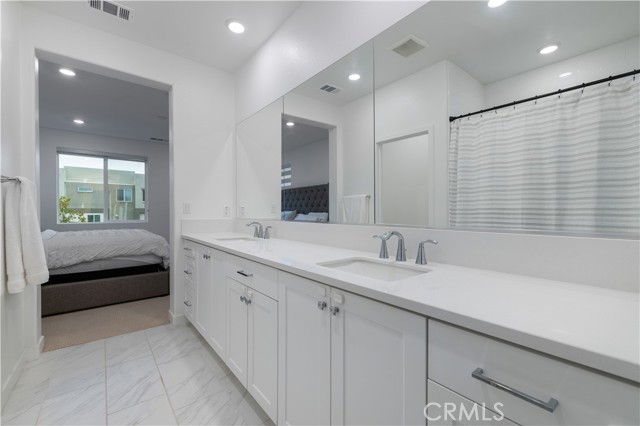 Detail Gallery Image 33 of 71 For 26799 Keystone Loop, Valencia,  CA 91381 - 3 Beds | 3 Baths