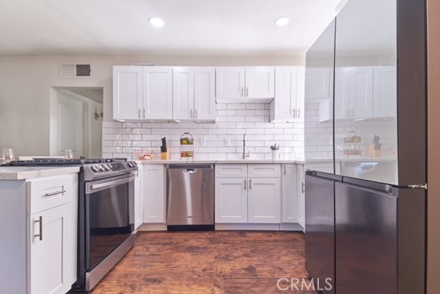 Detail Gallery Image 3 of 65 For 68600 E St, Cathedral City,  CA 92234 - 3 Beds | 2 Baths