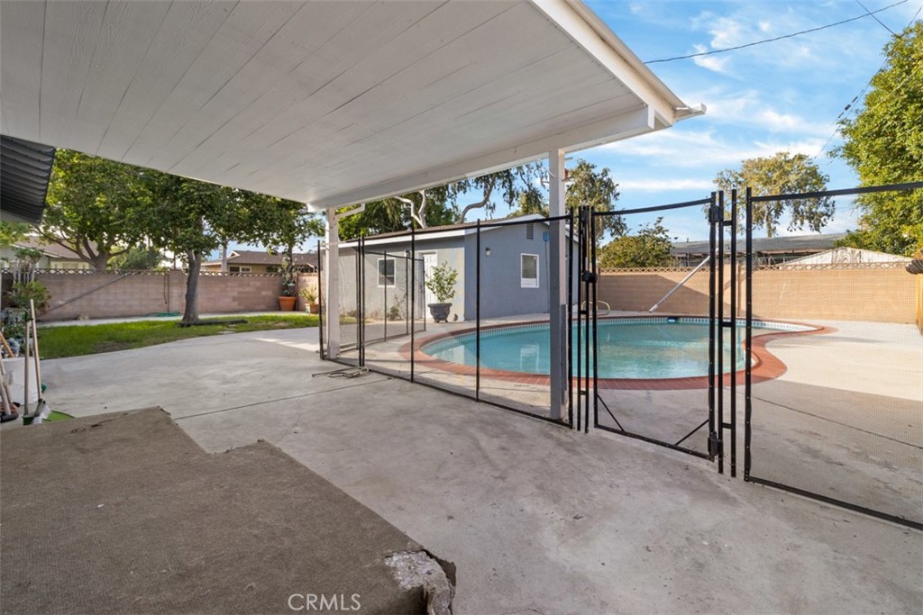 3157 W Lindacita Lane