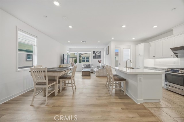 Detail Gallery Image 10 of 39 For 259 Siena, Lake Forest,  CA 92630 - 4 Beds | 3/1 Baths