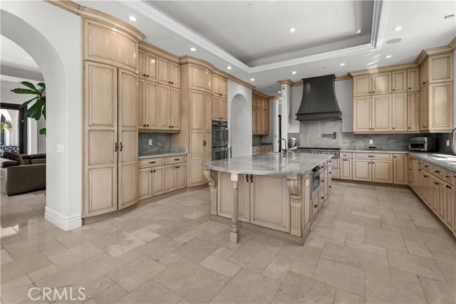 Detail Gallery Image 9 of 41 For 1210 Chantilly, Los Angeles,  CA 90077 - 6 Beds | 8 Baths