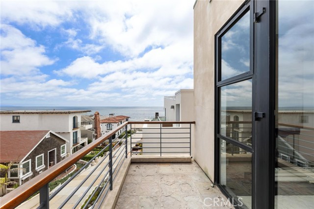 129 20th Street, Manhattan Beach CA: https://media.crmls.org/medias/fc8ab79e-a64d-4424-b00f-57b3b065cd93.jpg