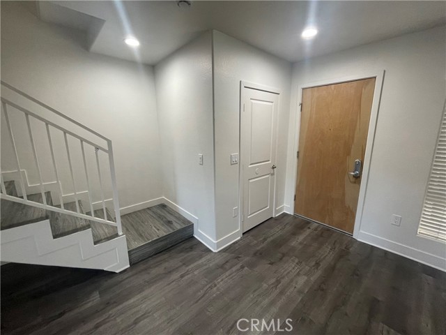 Detail Gallery Image 4 of 33 For 11312 Huston St #8,  North Hollywood,  CA 91601 - 3 Beds | 2/1 Baths
