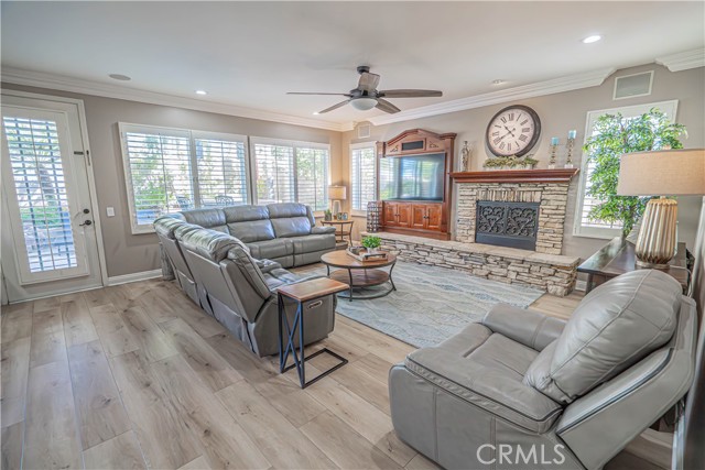 Detail Gallery Image 12 of 53 For 23321 Cuestport Dr, Valencia,  CA 91354 - 5 Beds | 4 Baths