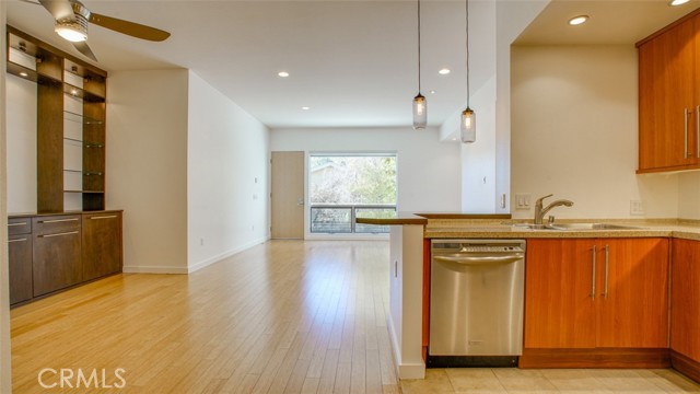 Detail Gallery Image 24 of 55 For 4705 Whitsett #106,  Studio City,  CA 91604 - 2 Beds | 2 Baths
