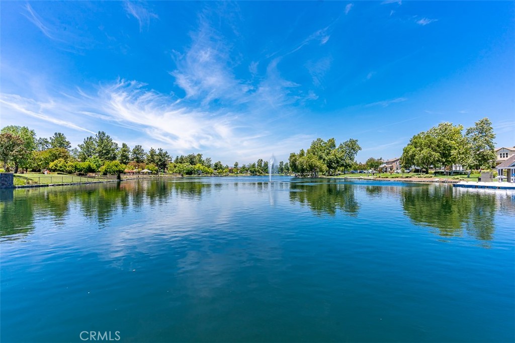 https://media.crmls.org/medias/fc8dde2e-407f-4f6b-ac27-6ef7fd9d7e03.jpg?preset=X-Large