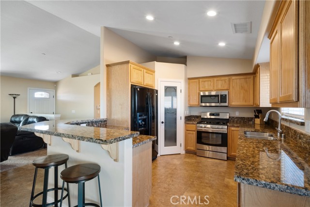 Detail Gallery Image 7 of 33 For 18798 Mojave, Hesperia,  CA 92345 - 3 Beds | 2 Baths