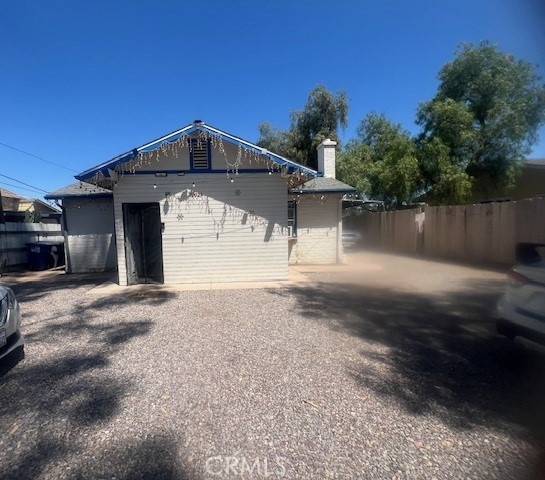 923 B Street, Ramona CA: https://media.crmls.org/medias/fc8e2048-06dc-44f2-8b2c-a2e8dc7d9df4.jpg