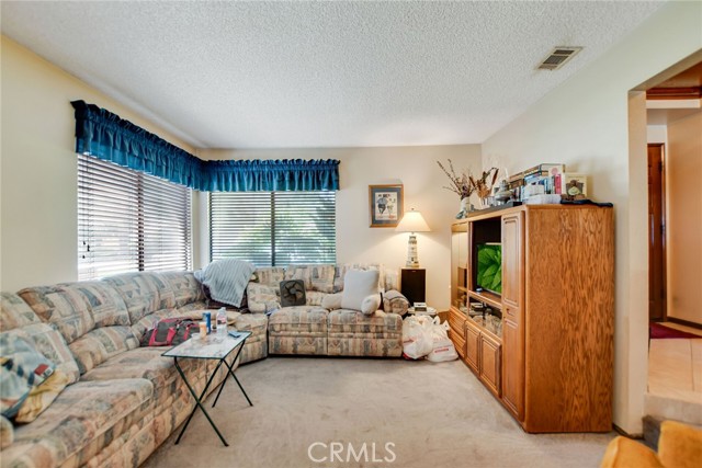 2855 Piedmont Drive, Highland CA: https://media.crmls.org/medias/fc8e8029-0e02-4dbf-8aad-d5e1e5e9dff1.jpg