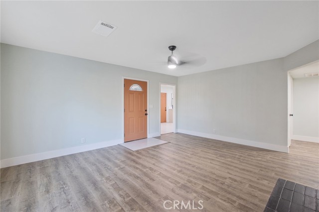 Detail Gallery Image 13 of 27 For 2452 S Holloway Ave, Fresno,  CA 93725 - 3 Beds | 1 Baths