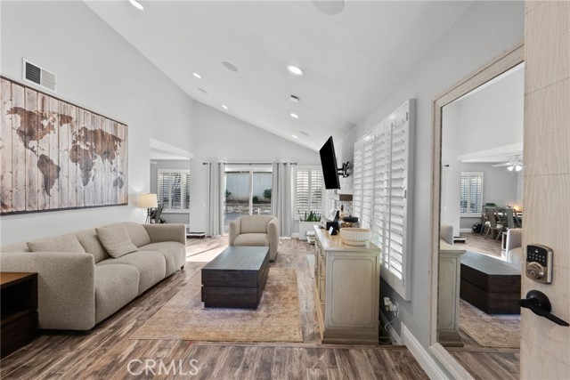 Detail Gallery Image 2 of 33 For 18 Brookdale, Irvine,  CA 92604 - 3 Beds | 2 Baths