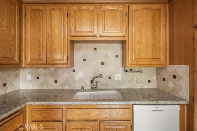 Image 9 of 37 For 21931 Rimhurst  117