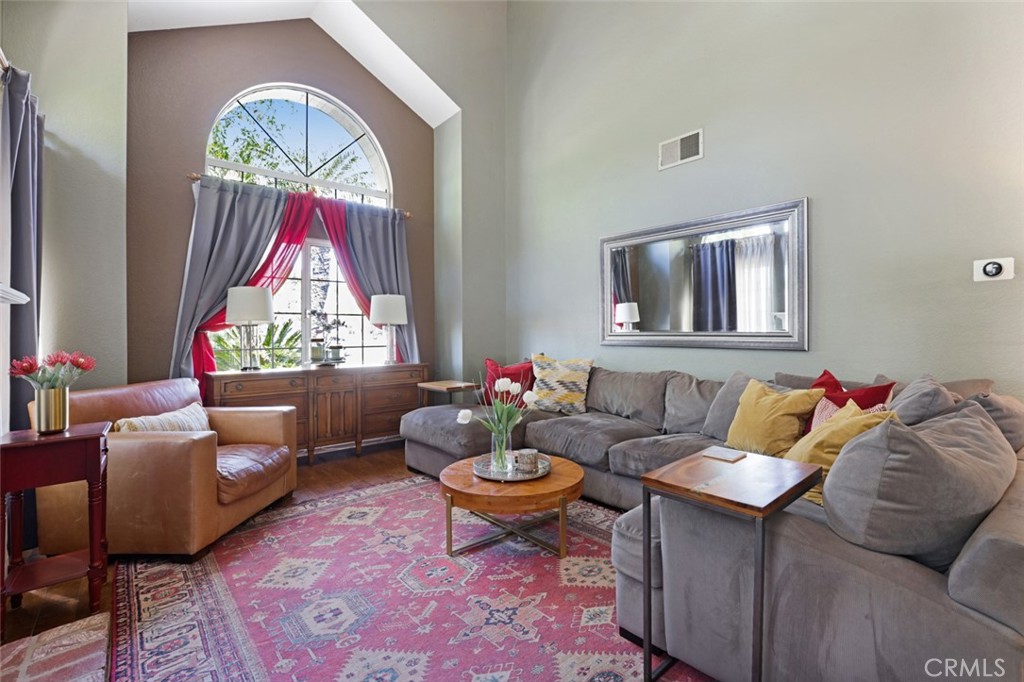 MLS #OC25218182 image #27