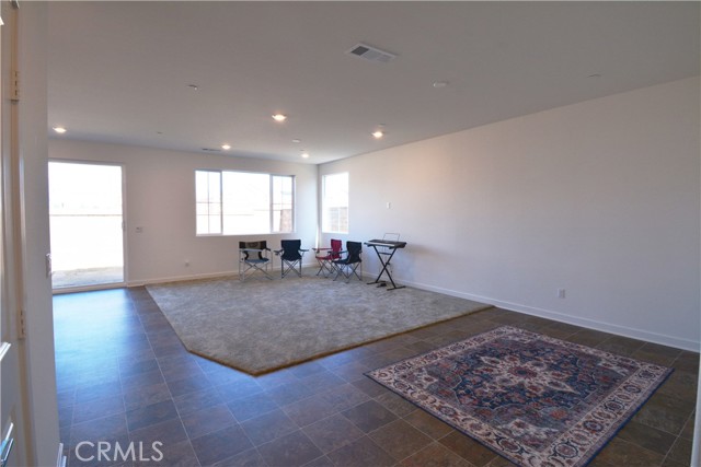 2553 E Kiwi Ct, Ontario CA: https://media.crmls.org/medias/fc91f764-3131-432e-81b0-6026ce083dc6.jpg