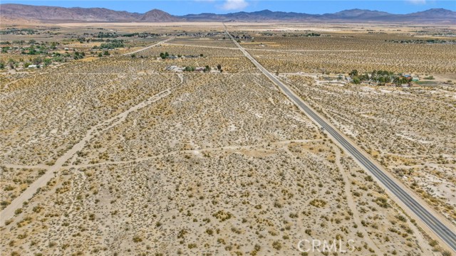Detail Gallery Image 7 of 13 For 4501725 Crystal Creek, Lucerne Valley,  CA 92356 - – Beds | – Baths