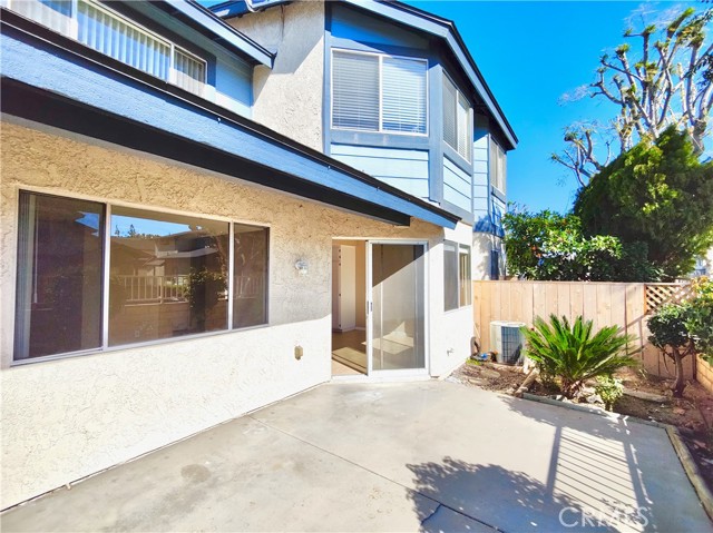 857 California Privado, Ontario CA: https://media.crmls.org/medias/fc92fe06-4435-40fb-9020-391ac4176fa1.jpg