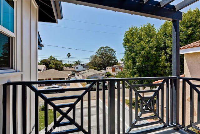 2117 Voorhees Ave, Redondo Beach, California 90278, 4 Bedrooms Bedrooms, ,3 BathroomsBathrooms,Residential,Sold,Voorhees Ave,SB22176095