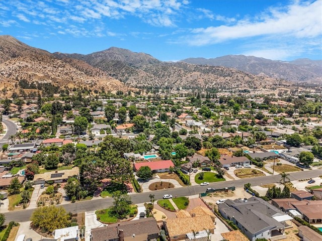Detail Gallery Image 3 of 36 For 13720 Woodcock Avenue, Sylmar,  CA 91342 - 4 Beds | 3 Baths