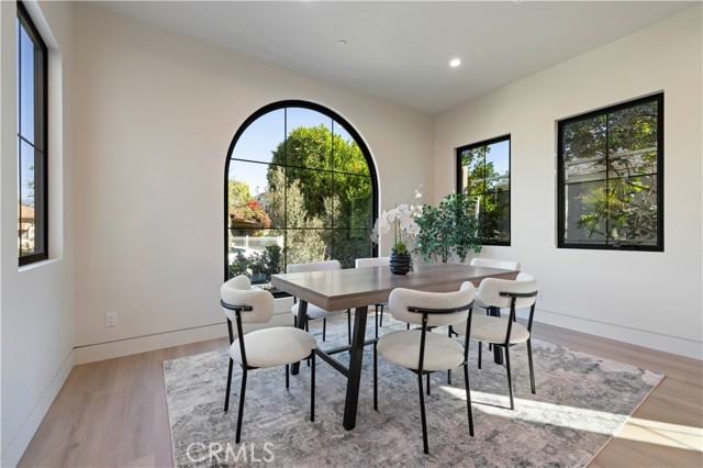 Detail Gallery Image 13 of 73 For 4026 Garden Ave, Los Angeles,  CA 90039 - 5 Beds | 4/2 Baths