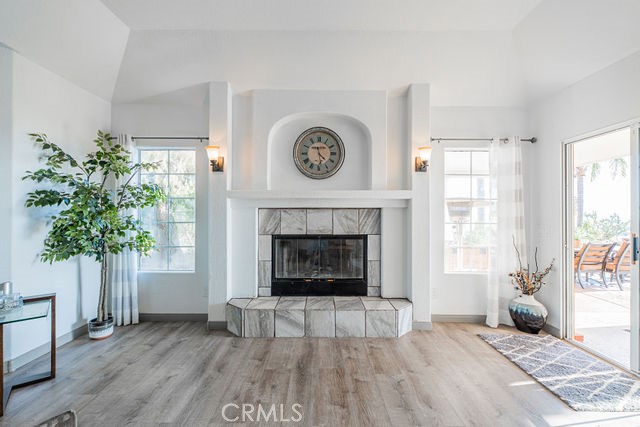 https://media.crmls.org/medias/fc96408d-394a-4d2a-b35c-b8cbd1c50e0a.jpg?preset=X-Large