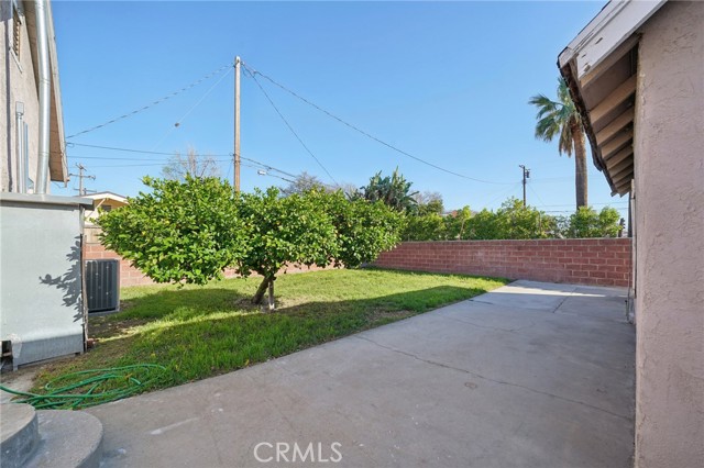 Detail Gallery Image 13 of 17 For 385 E 17th St, San Bernardino,  CA 92404 - 3 Beds | 1 Baths