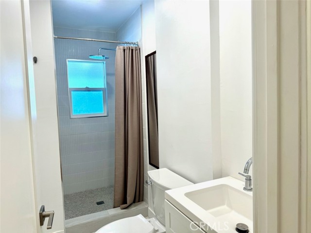 Detail Gallery Image 22 of 27 For 6534 Peach Ave, Van Nuys,  CA 91406 - 2 Beds | 2 Baths