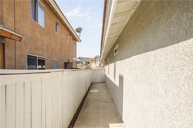 Detail Gallery Image 30 of 37 For 13500 Sutter Ct, Fontana,  CA 92336 - 3 Beds | 2 Baths