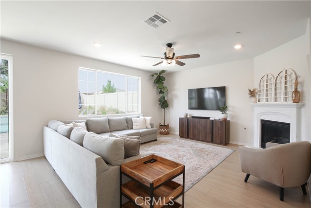 33060 Toledo Bend Court, Winchester CA: https://media.crmls.org/medias/fc97c3ea-a566-4c02-8c19-280680b958d0.jpg
