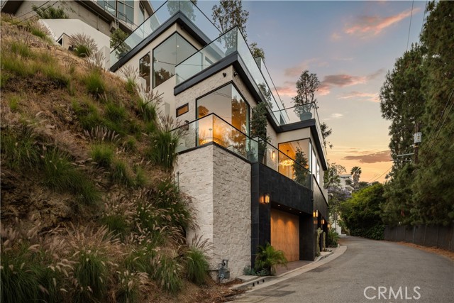 Front Image Thumbnail for CRSR25166002