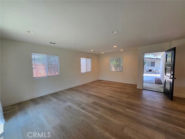 Detail Gallery Image 3 of 14 For 1770 Wright St #B,  Pomona,  CA 91766 - 3 Beds | 2 Baths