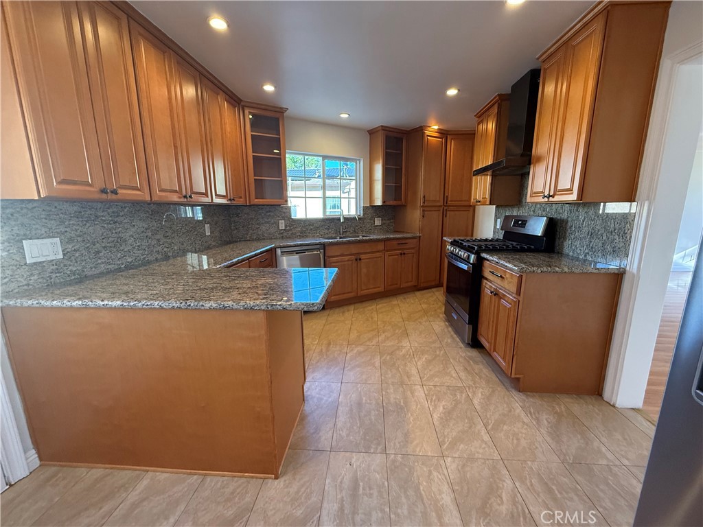 MLS #SR25265428 image #3